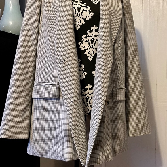 Aritzia Little Moon Plaid Blazer - Picture 5 of 11